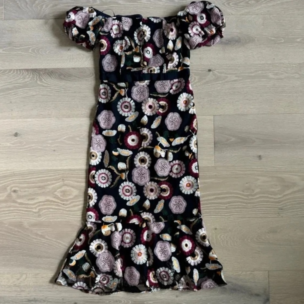 Sam Edelman Off The Shoulder Floral Embroidered MIDI Dress. - Picture 3 of 5